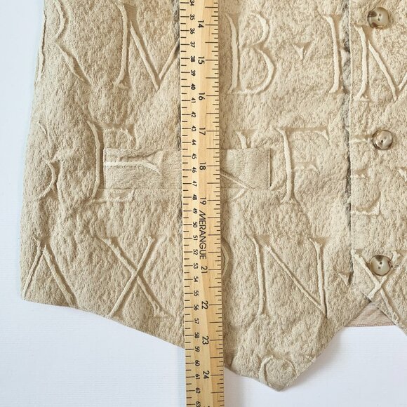 Vintage 3D Woven Letters Beige Tan Vest Academia Prep Coastal Grandma Cottage - Picture 8 of 10